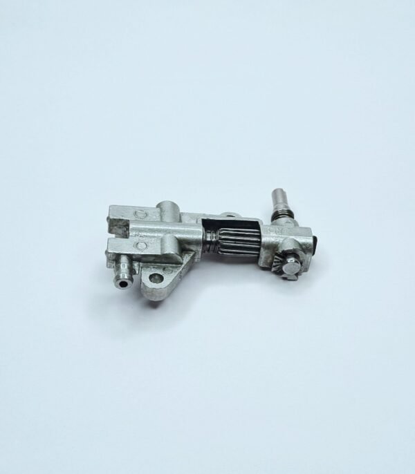 Chainsaw Oil Pump - Image 7